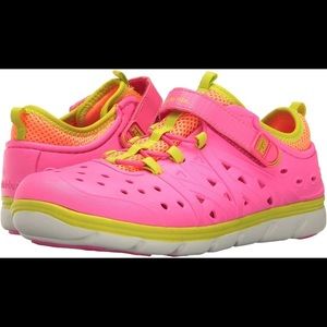 Stride Rite Made2Play Girls Phibian Water shoes 12